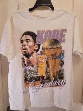 Kobe Bryant Legendary Graphic Short Sleeve Tee - NWOT - XL